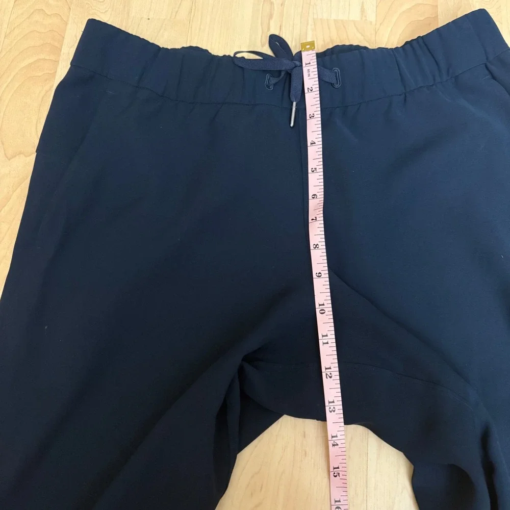 LULULEMON On The Fly Crop Woven 23